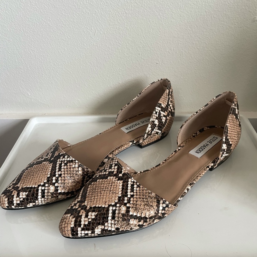 Steve Madden snake skin flats